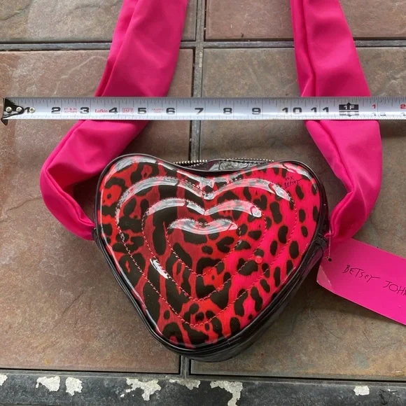 NWT Betsey Johnson Patent Heart bag - Picture 5 of 6